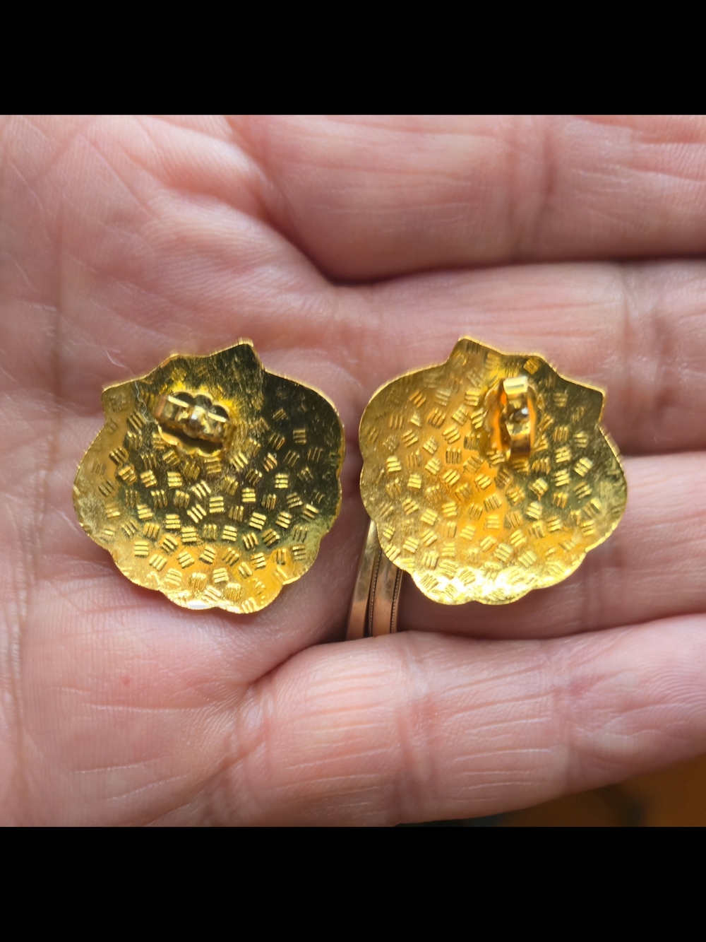 Avon VTG Post earrings. Shell Cloisonne. Gold-Tone. - Picture 8 of 9